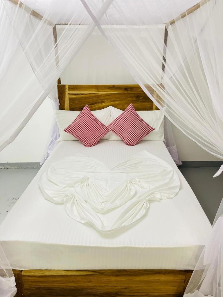 Swiss Kiss Beach Resort Uppuveli Exteriér fotografie